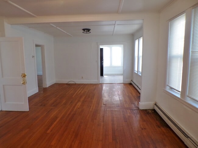 Building Photo - 24 Hanover Cir