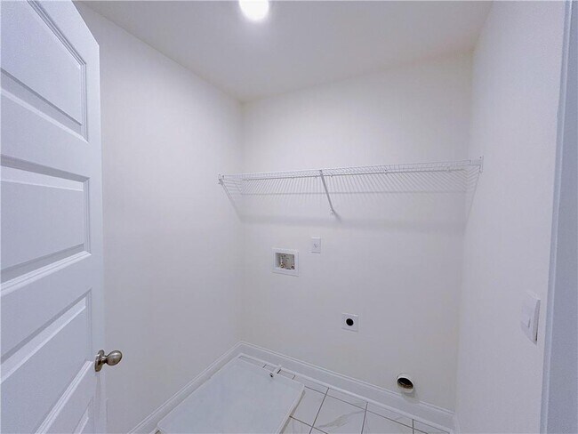 Building Photo - 1297 Ascot Ter
