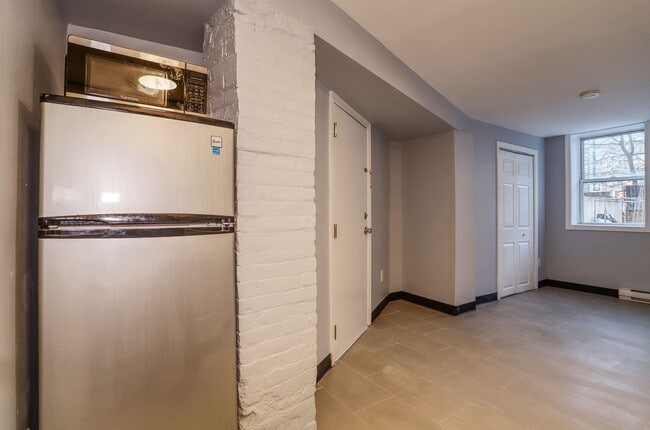 Building Photo - 320 Jefferson St