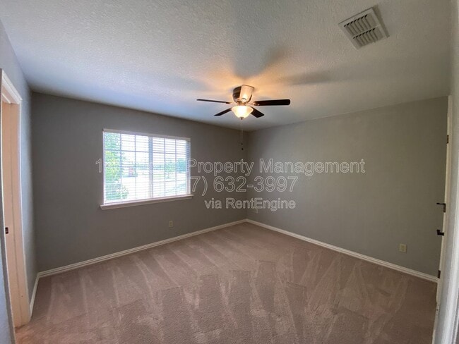 Building Photo - 112 Prairie Ridge Dr