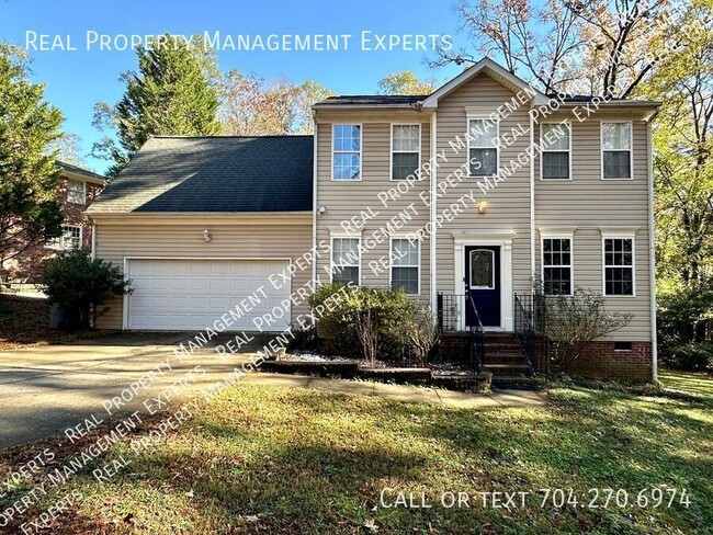 Building Photo - Charming 3BR/2.5BA Home in Charlotte!