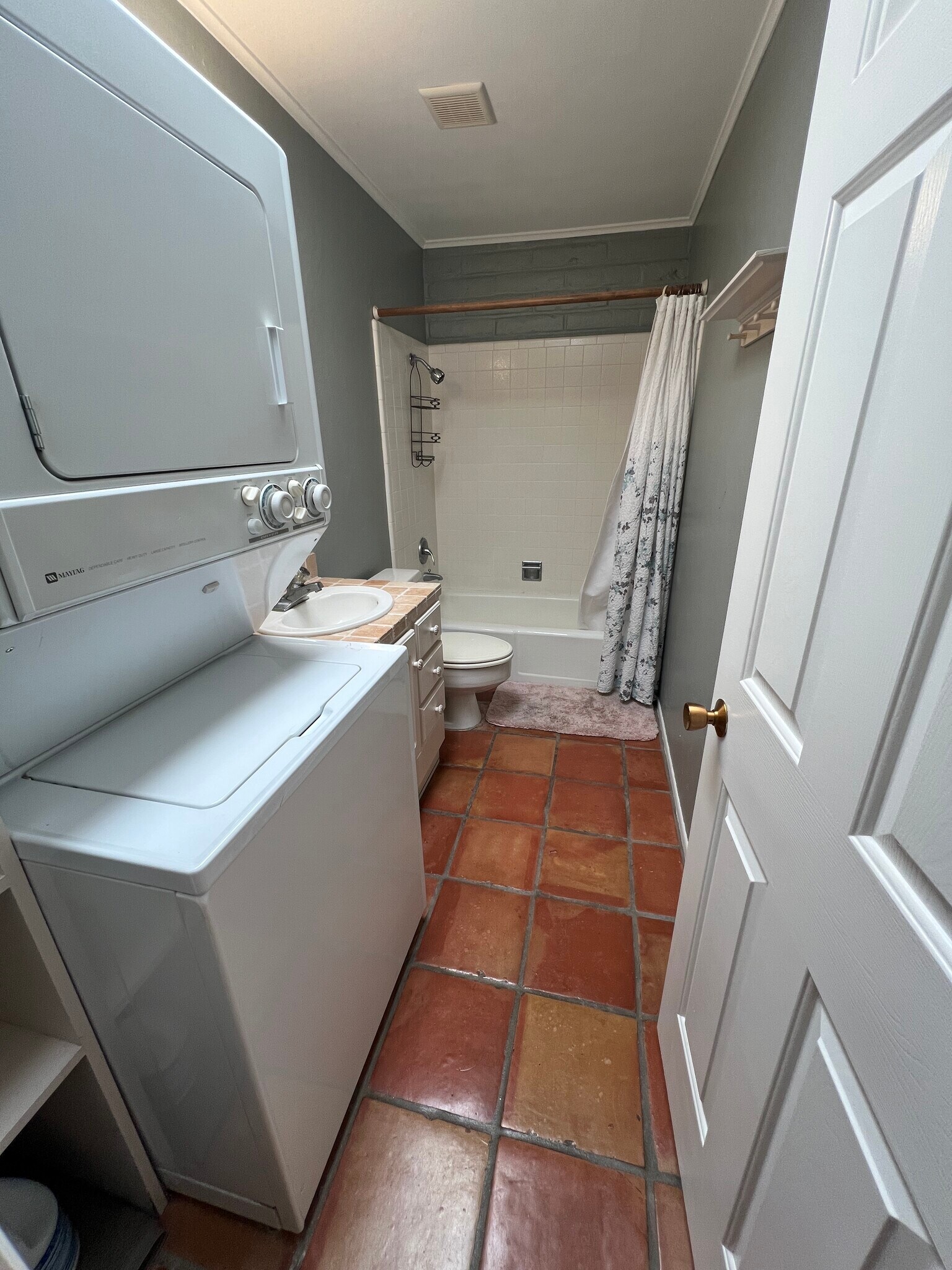 Building Photo - 604 W Roller Coaster Rd