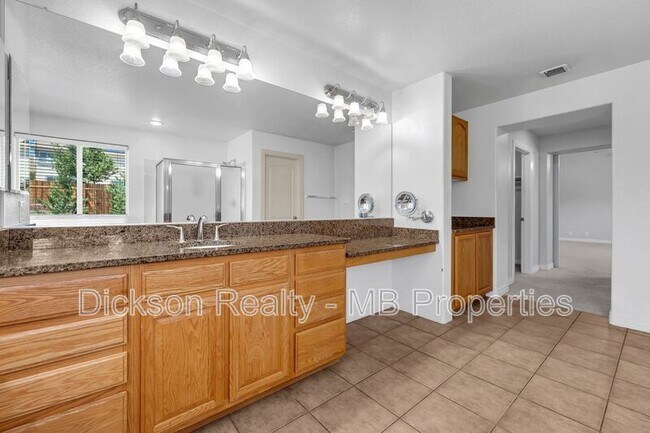 Building Photo - 7117 Heatherwood Dr