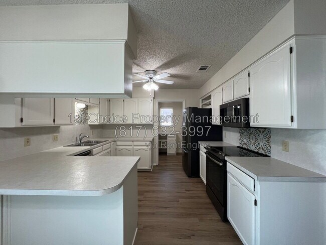 Building Photo - 7808 Mallard Ln