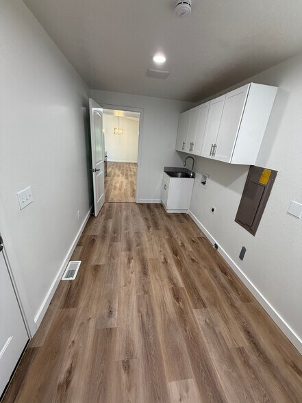 Building Photo - 1108 S Kellogg St