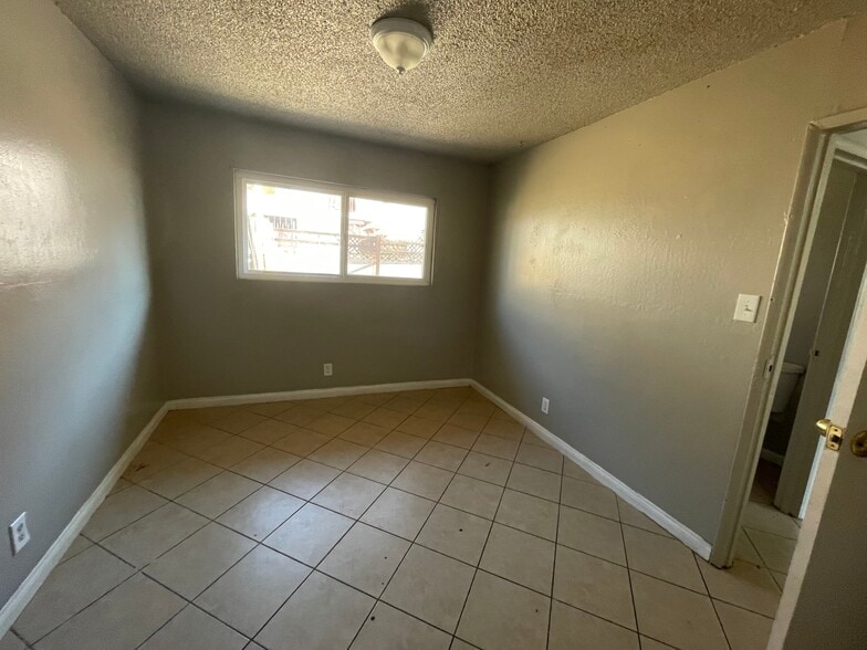 Building Photo - 3801 Royal Crest St