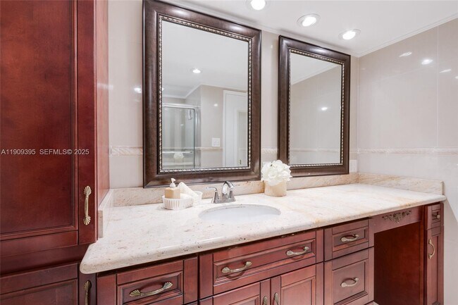 Building Photo - 2671 S Course Dr