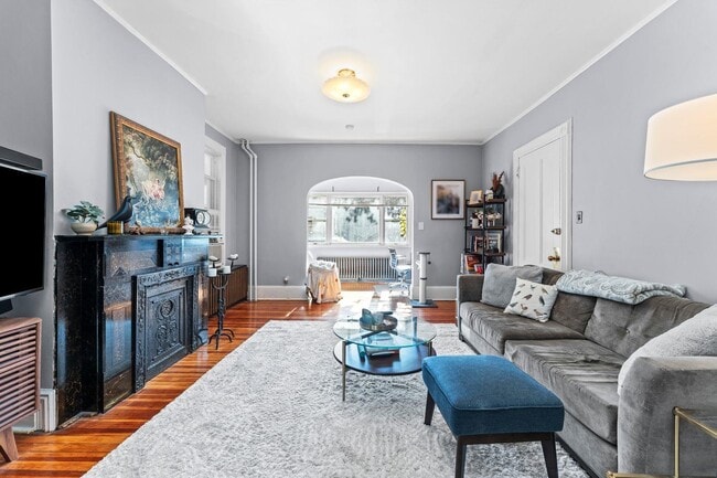 Building Photo - 44 BOORAEM Ave