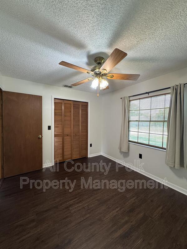 Building Photo - 8601 Sunnydale Ln