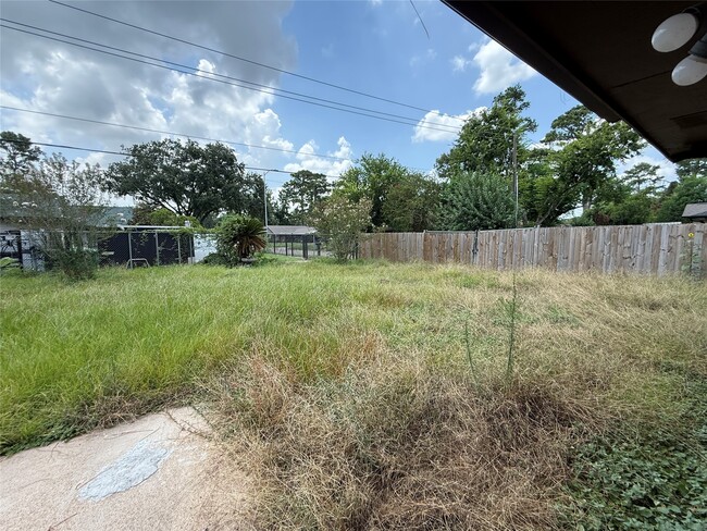 Building Photo - 6502 Leedale St