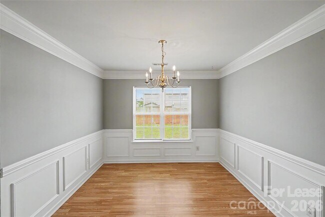 Building Photo - 10521 Barvas St