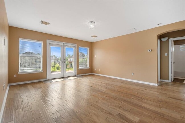 Building Photo - 14323 Tasmania Ct