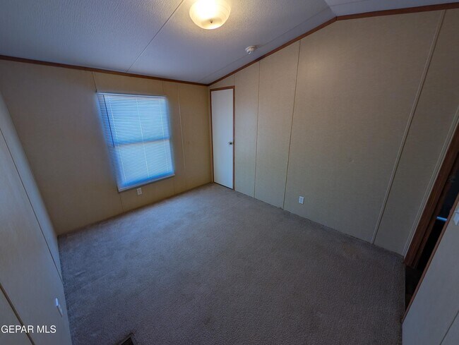 Building Photo - 1052 Macadamia Cir