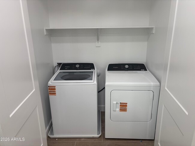 Building Photo - 1017 E Pasadena Ave