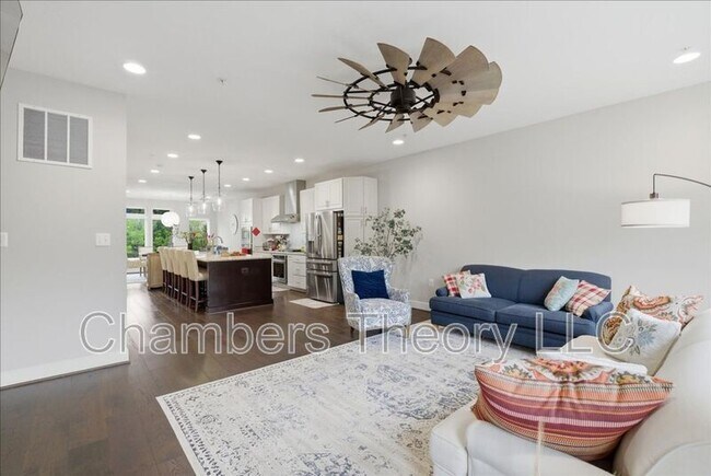 Building Photo - 42392 Soave Dr