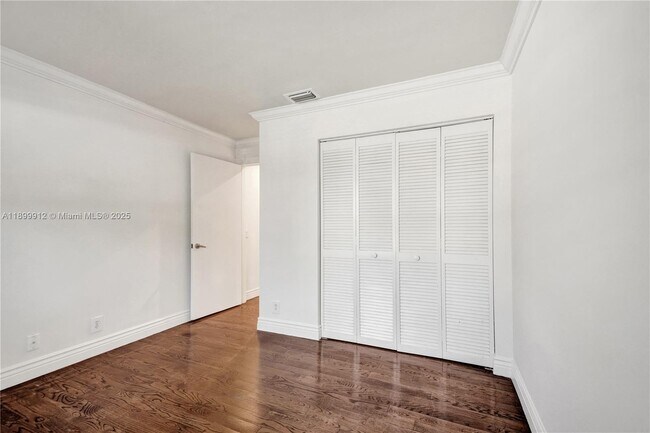 Building Photo - 658 Stanton Dr