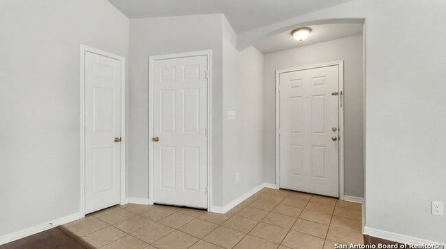 Building Photo - 10306 Pinehurst Run