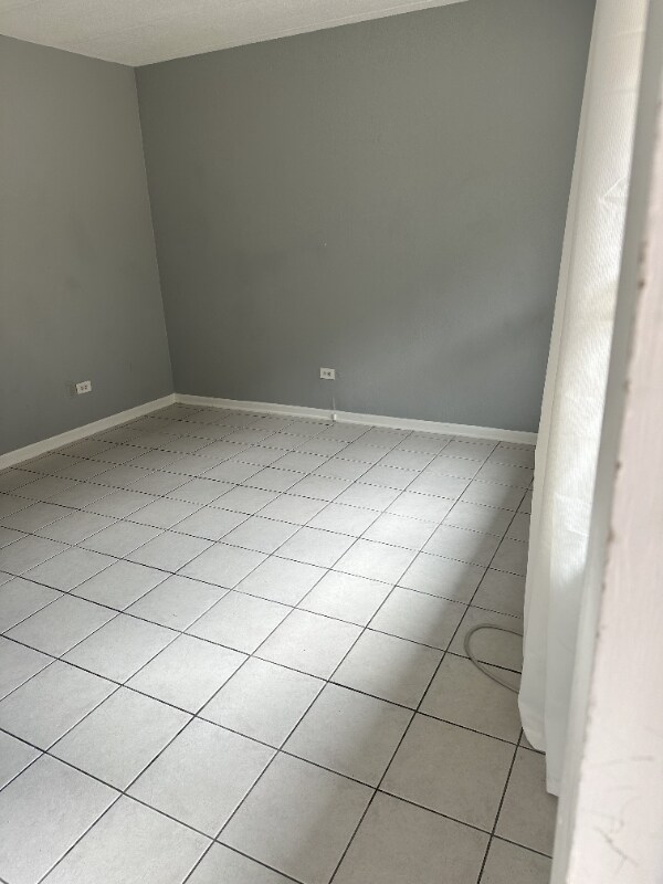 Building Photo - 3110 W 59th St
