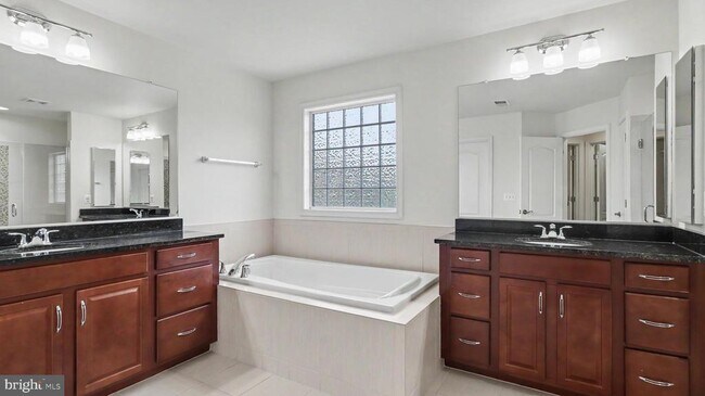 Building Photo - 40978 Spur Run Ln