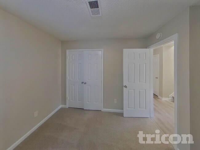 Building Photo - 868 Asbury Way