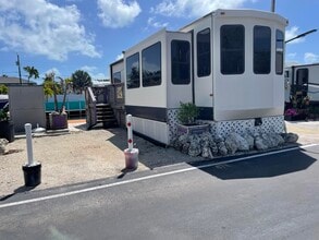 Building Photo - 6099 Overseas Hwy