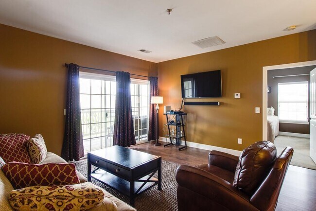 Building Photo - 7001 Lenox Village Dr
