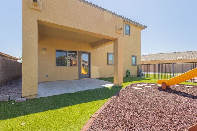 Building Photo - SHOWING SATURDAY 04/25 @ NOON. MUST TEXT AGENT!