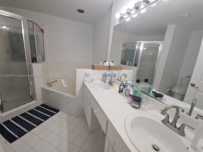Building Photo - 5030 NW 116th Ct