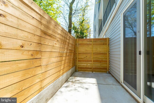 Building Photo - 45 W Haines St