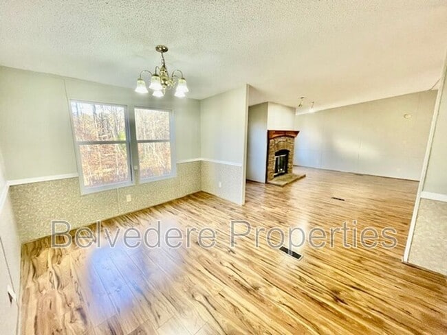 Building Photo - 237 Red Oak Dr