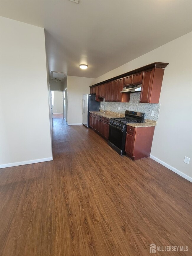 Building Photo - 816 Amboy Ave