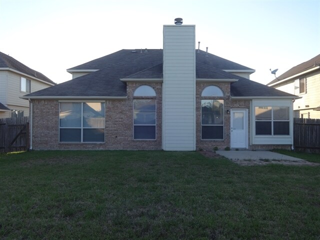 Building Photo - 3931 Oak Plank Rd