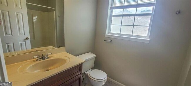 Building Photo - 2120 Fairways Ct