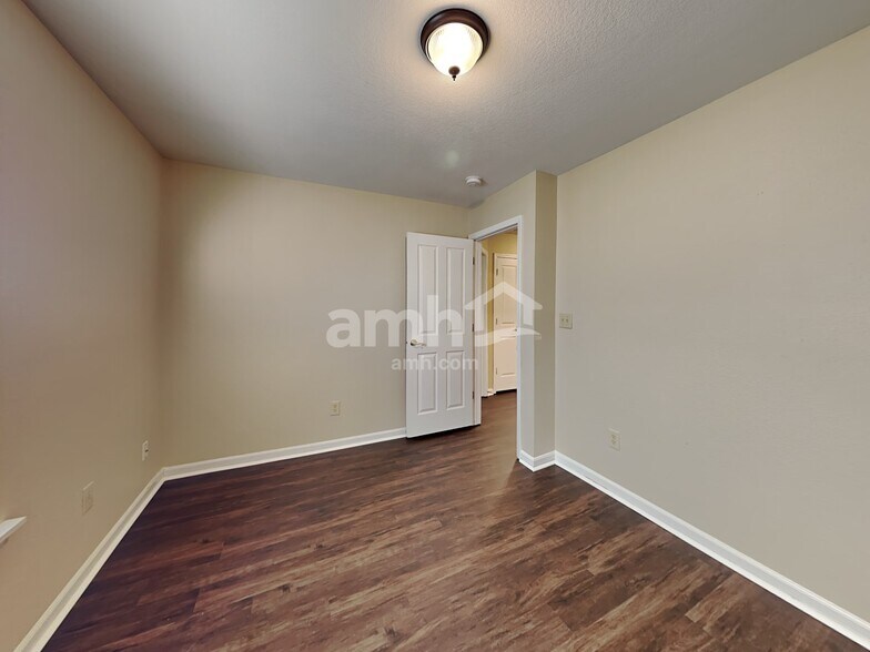 Building Photo - 7457 Kidwell Dr