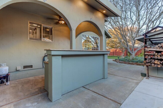 Building Photo - Three Bedroom Single Story Ranch Napa home in Coveted Hidden Valley