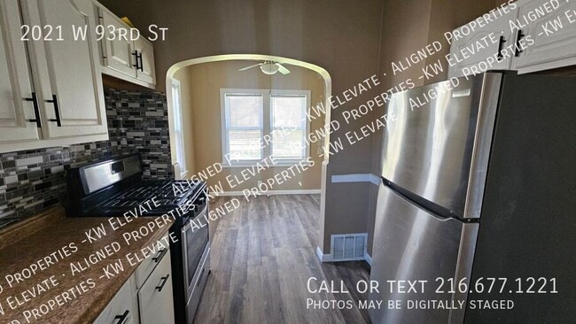 Building Photo - 2021 W 93rd St