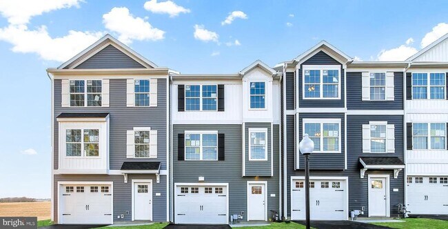 Primary Photo - 11 Millrace Ct