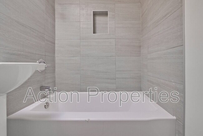 Building Photo - 3733 Carlson Cir