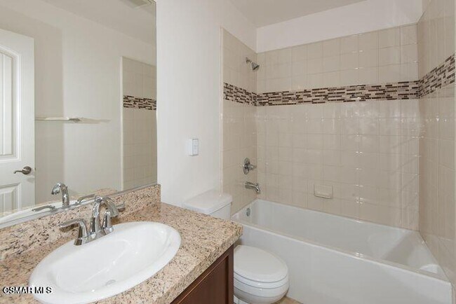 Building Photo - 32 Secret Hollow Ln