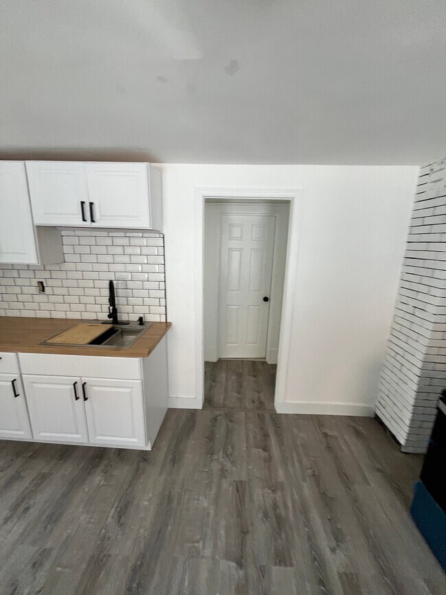 Building Photo - 283 Wilbraham Rd