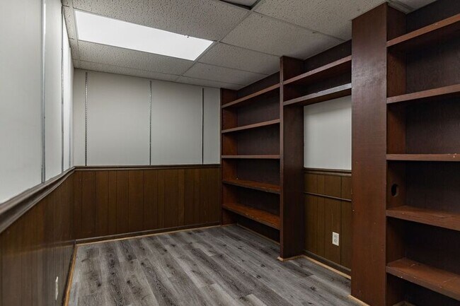 Building Photo - 265 Ponderosa Dr