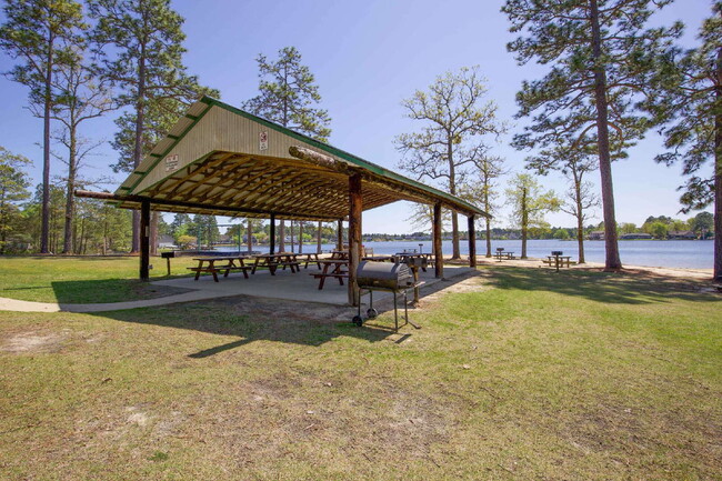 Building Photo - "Beautifully Designed, spacious 2400 Sq. F...