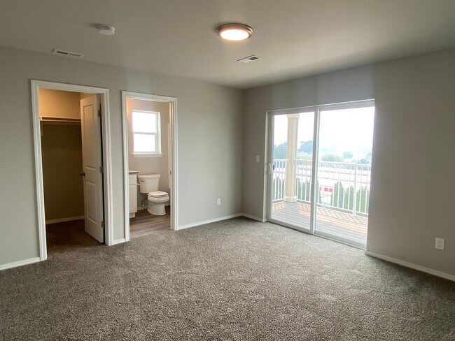Building Photo - Apple Casitas Condominiums