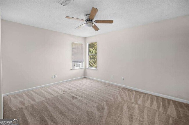 Building Photo - 990 Chapman Ln