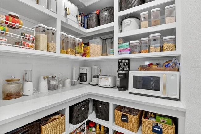 Building Photo - 6337 Cocoa Ln