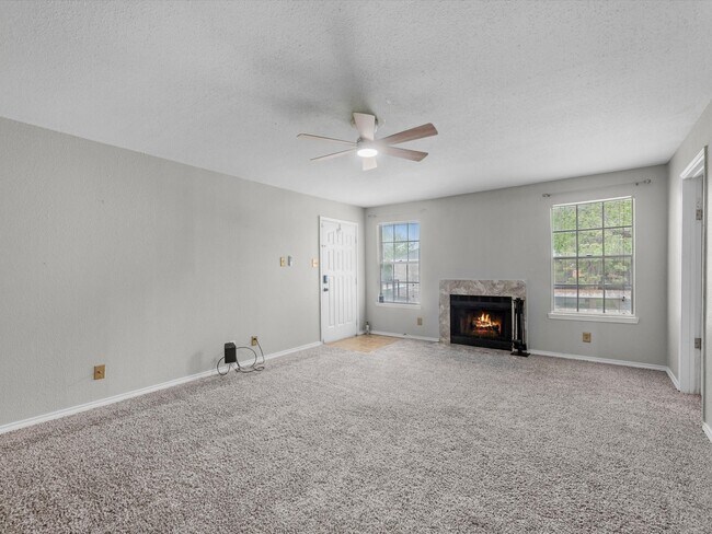 Building Photo - 9700 Leawood Blvd