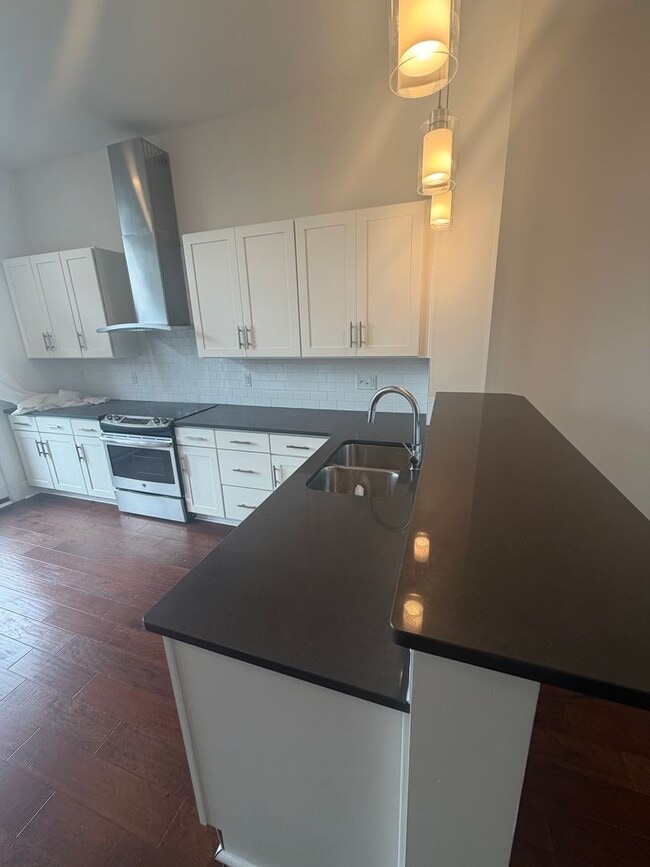Building Photo - Luxury 3 Bedroom Condo in the Heart of Lawrenceville