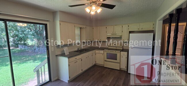 Building Photo - 16618 E 3 Terrace N