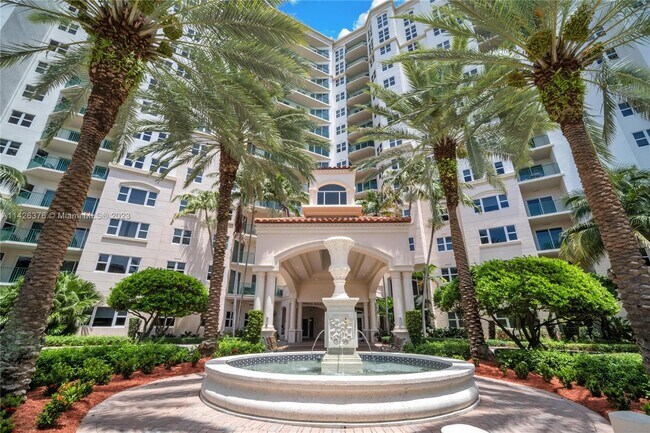 Building Photo - 19900 E Country Club Dr