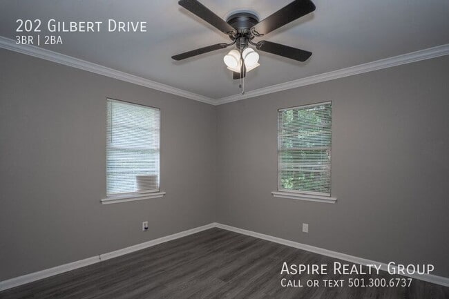 Building Photo - 202 Gilbert Dr